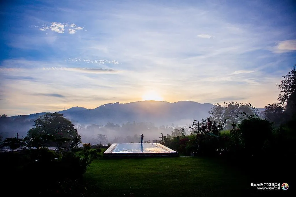 Elegant Hotel Kandy