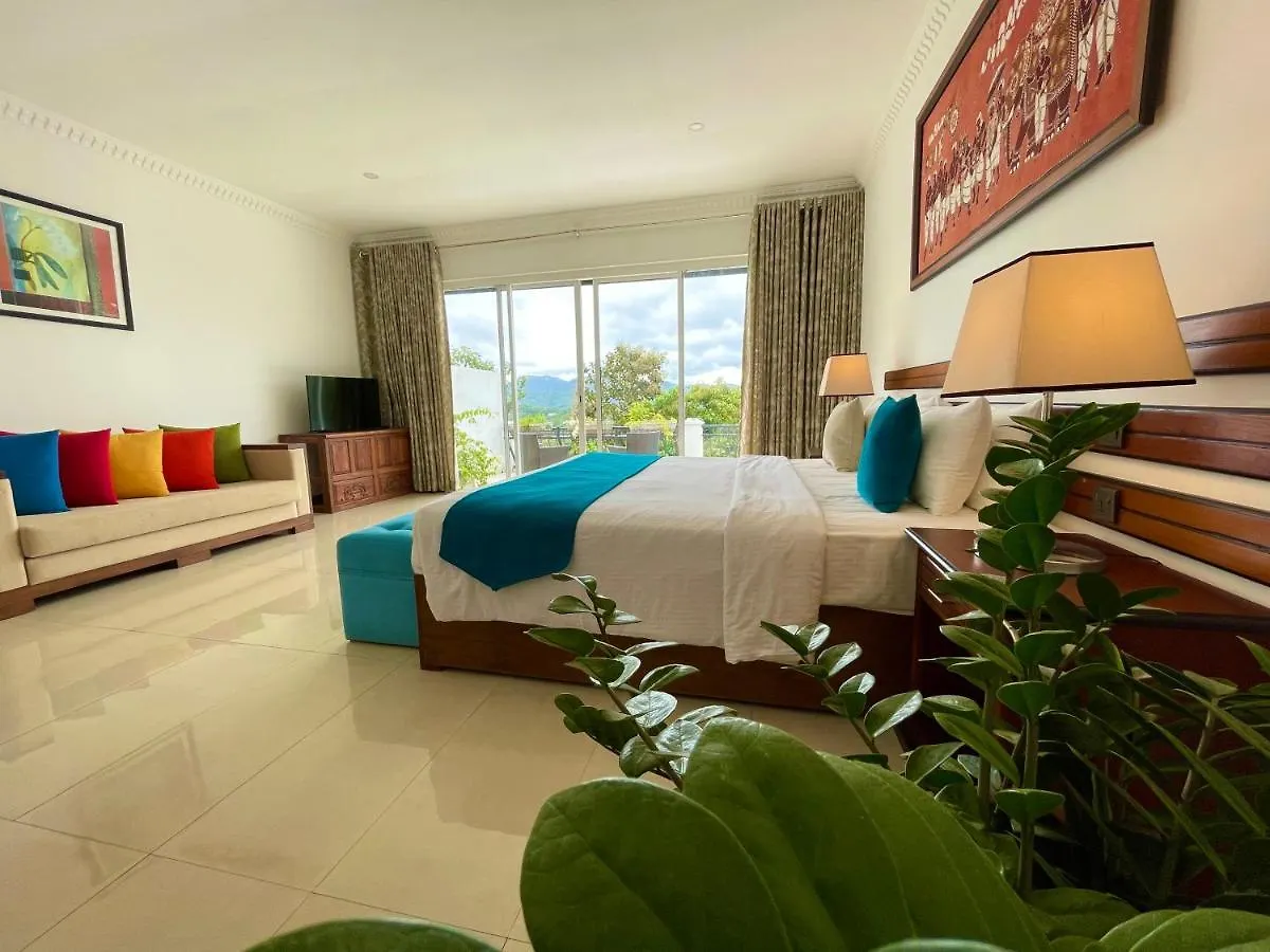 Elegant Hotel Kandy