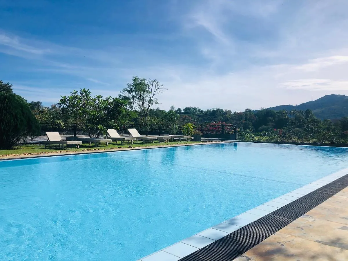 Elegant Hotel Kandy 4*,